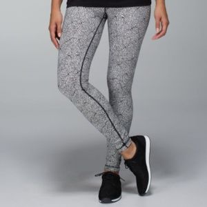 Lululemon Black & White Floral 7/8 Leggings